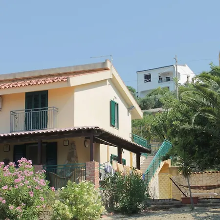Vakantiehuis Exklusive Mit Strandblick By Interhome
